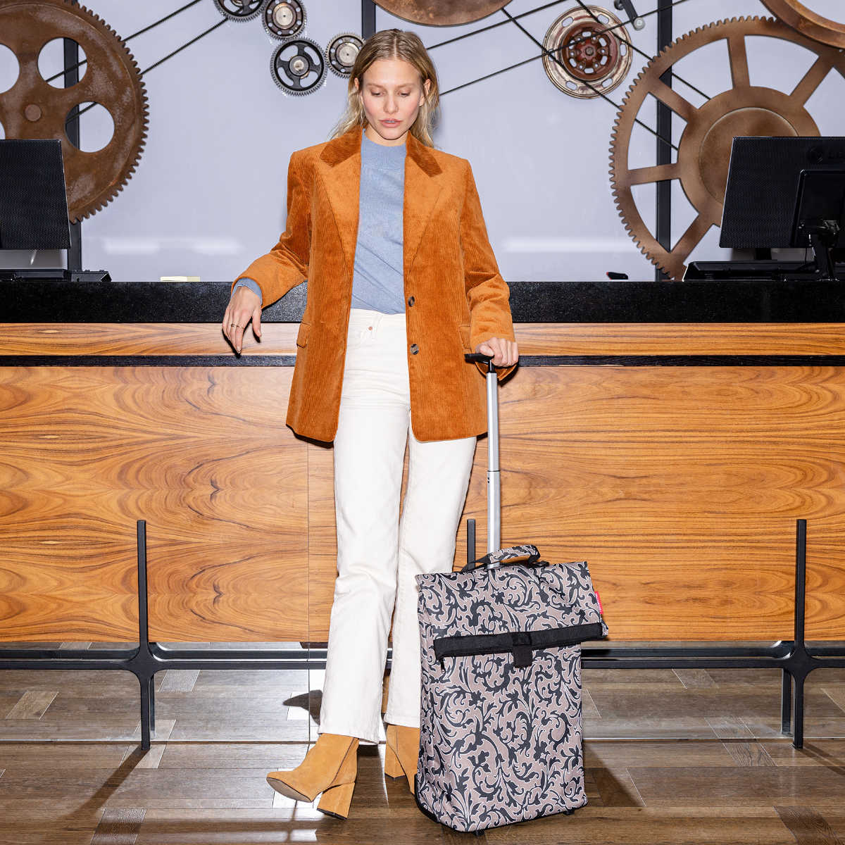 トローリー M(TROLLEYM)