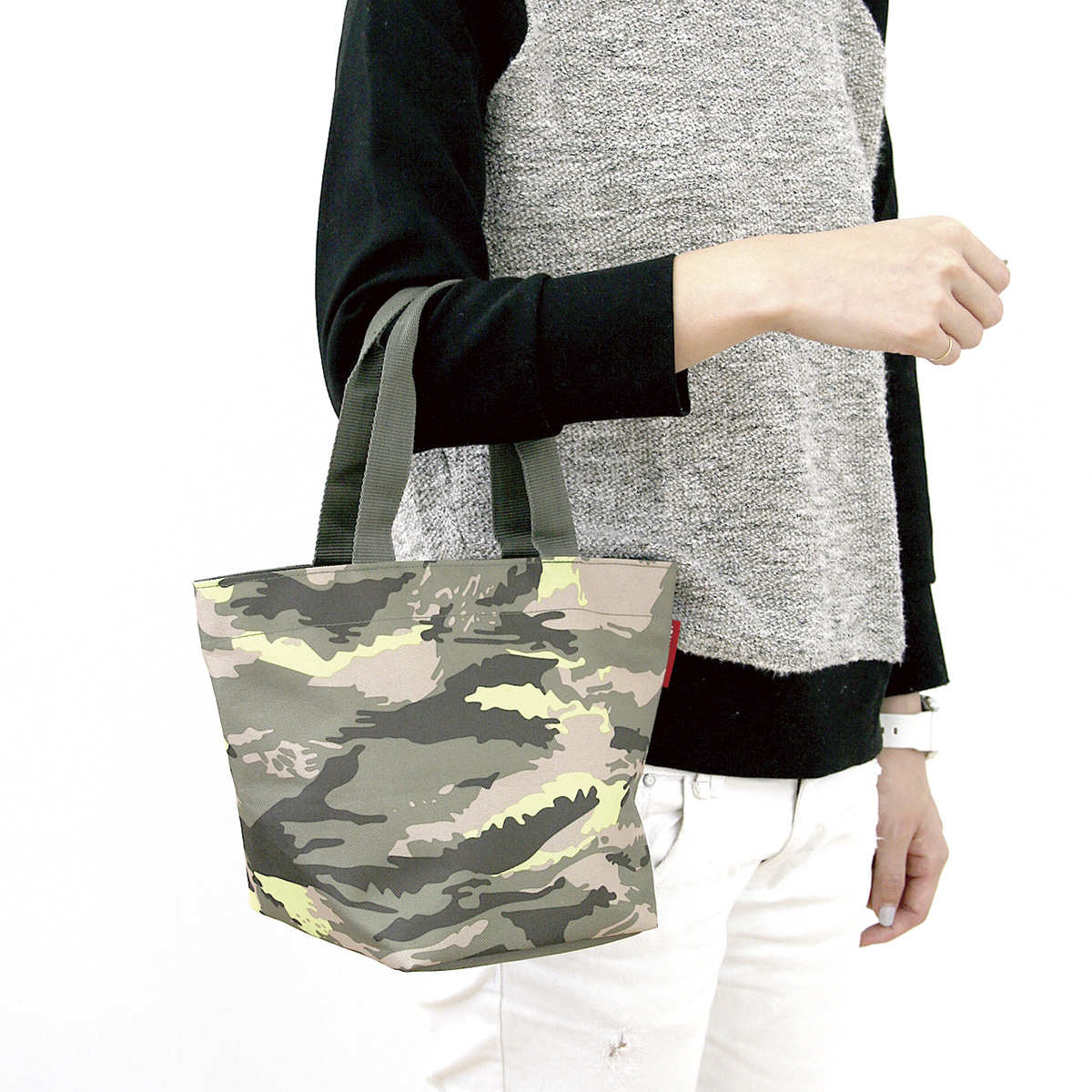 ショルダーバッグ・ポシェット Camo Shopper Bag アウトレット】ショッパー XS CAMOUFLAGE（SHOPPER XS CAMOUFLAGE）